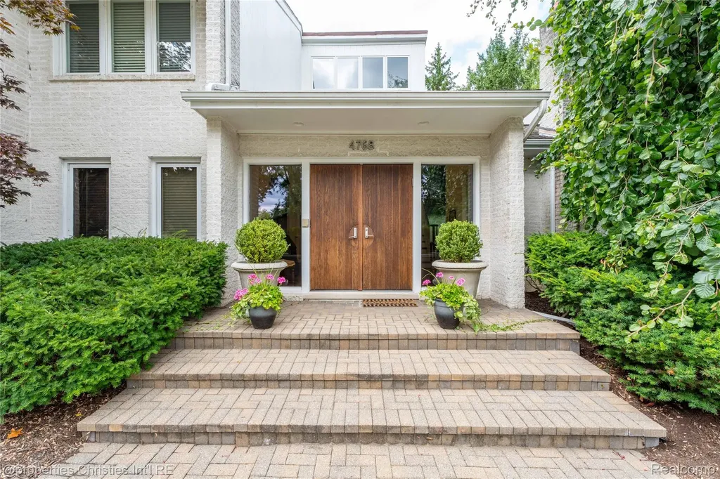 4768 Wendrick Drive West Bloomfield Charter Township MI 48323