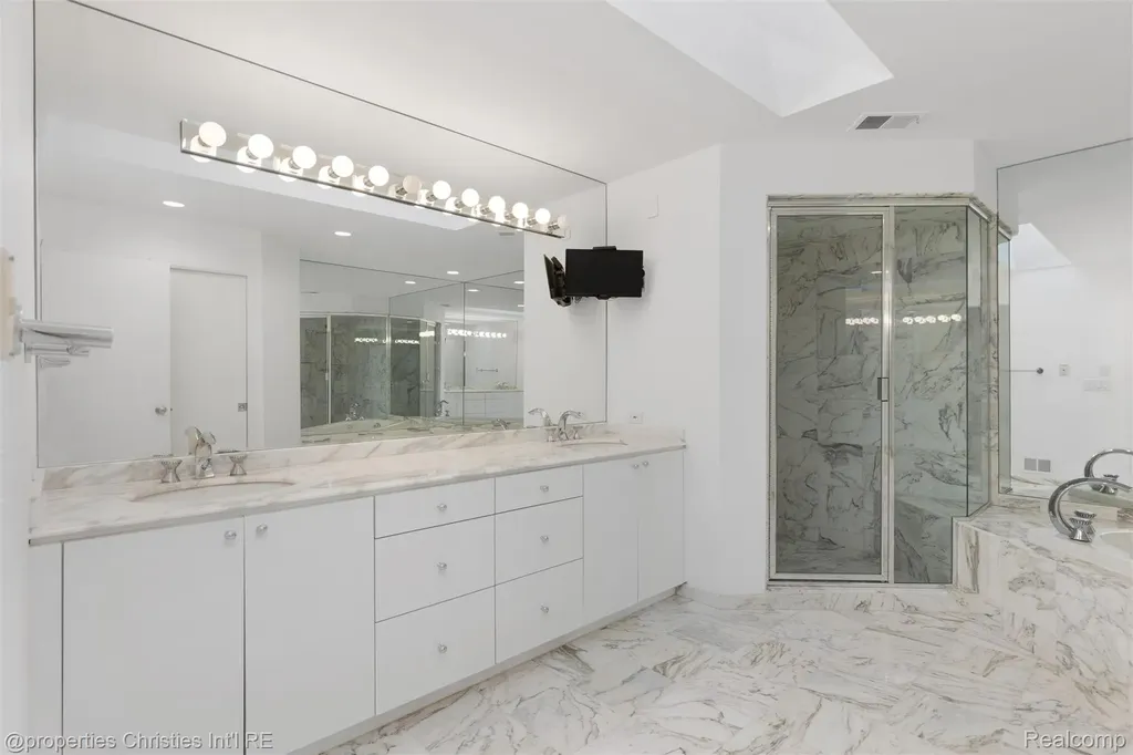 4768 Wendrick Drive West Bloomfield Charter Township MI 48323