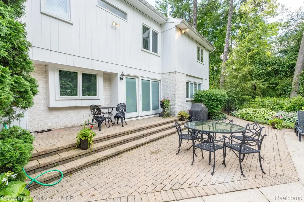 4768 Wendrick Drive West Bloomfield Charter Township MI 48323