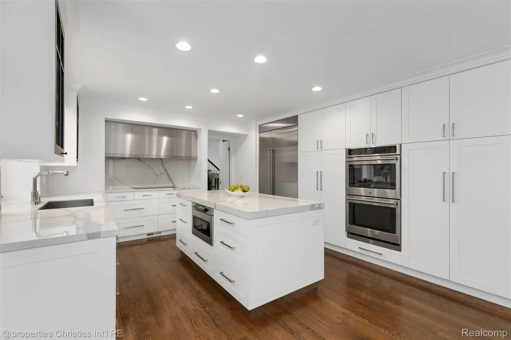 4768 Wendrick Drive West Bloomfield Charter Township MI 48323