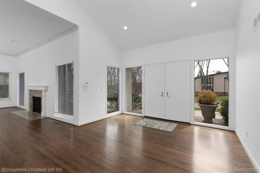 4768 Wendrick Drive West Bloomfield Charter Township MI 48323