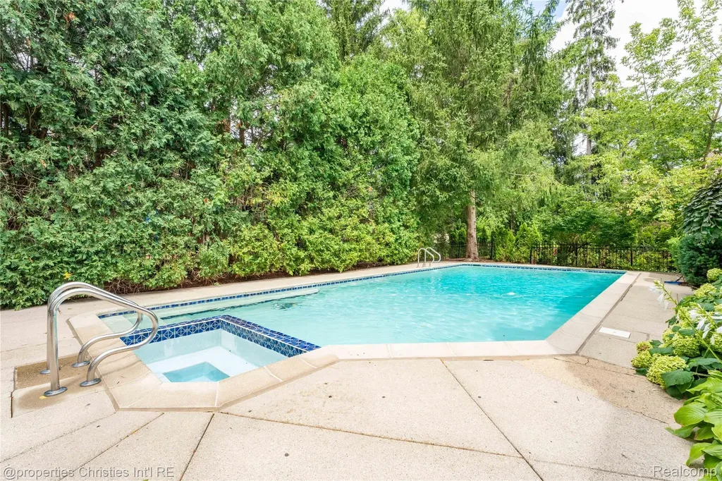 4768 Wendrick Drive West Bloomfield Charter Township MI 48323