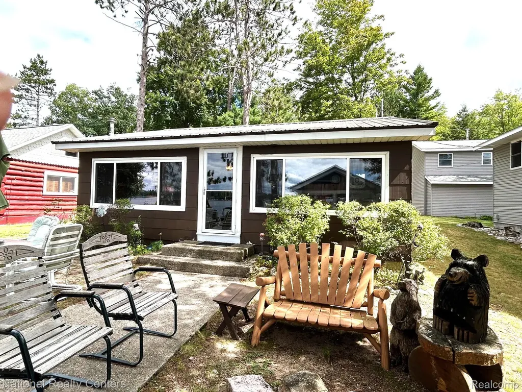 4951 Kokosing Road Plainfield Township MI 48739