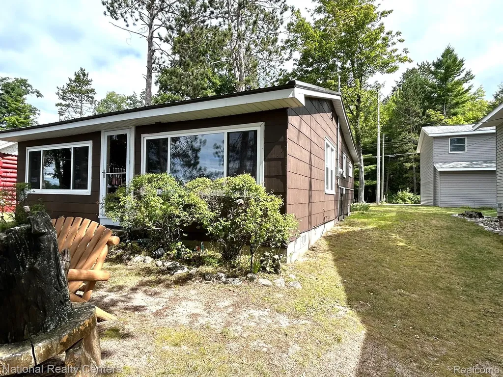 4951 Kokosing Road Plainfield Township MI 48739