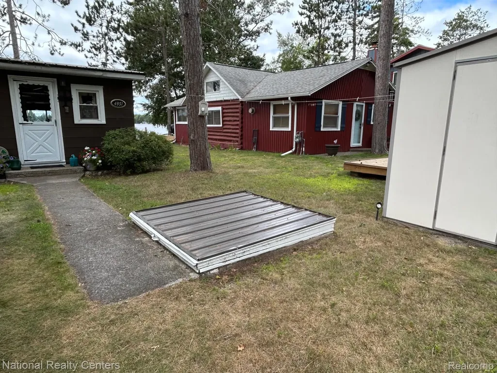 4951 Kokosing Road Plainfield Township MI 48739