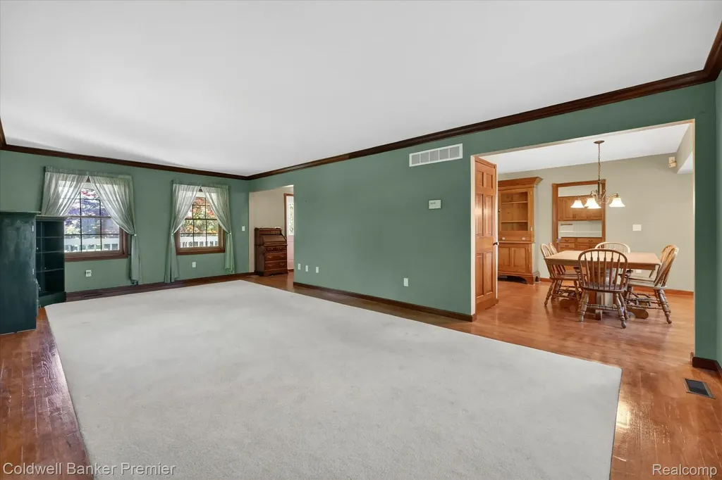 10301 Horseshoe Circle Independence Charter Township MI 48348