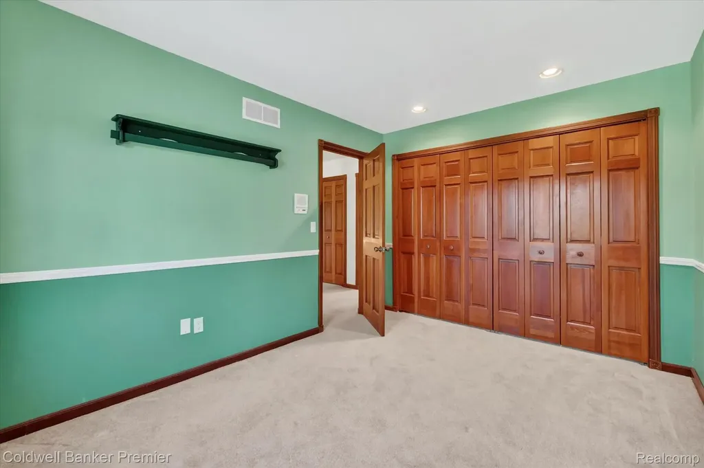 10301 Horseshoe Circle Independence Charter Township MI 48348