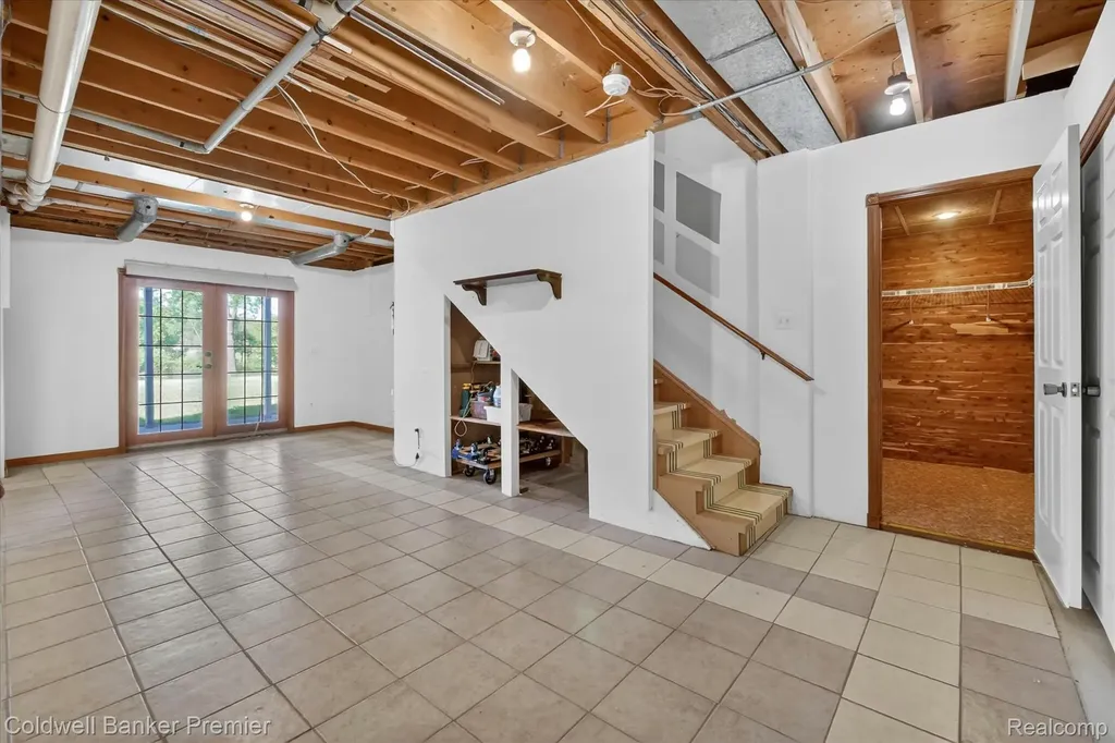 10301 Horseshoe Circle Independence Charter Township MI 48348