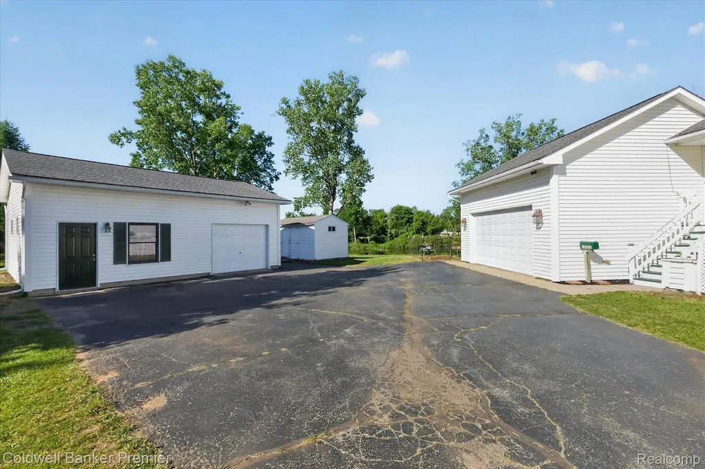 10301 Horseshoe Circle Independence Charter Township MI 48348