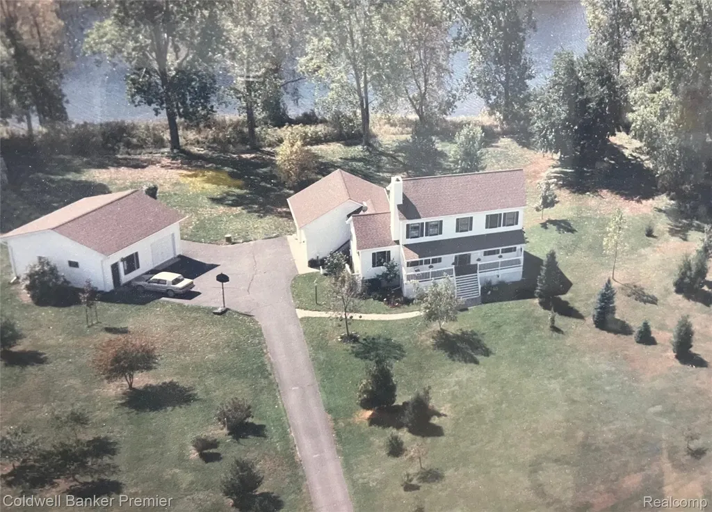 10301 Horseshoe Circle Independence Charter Township MI 48348