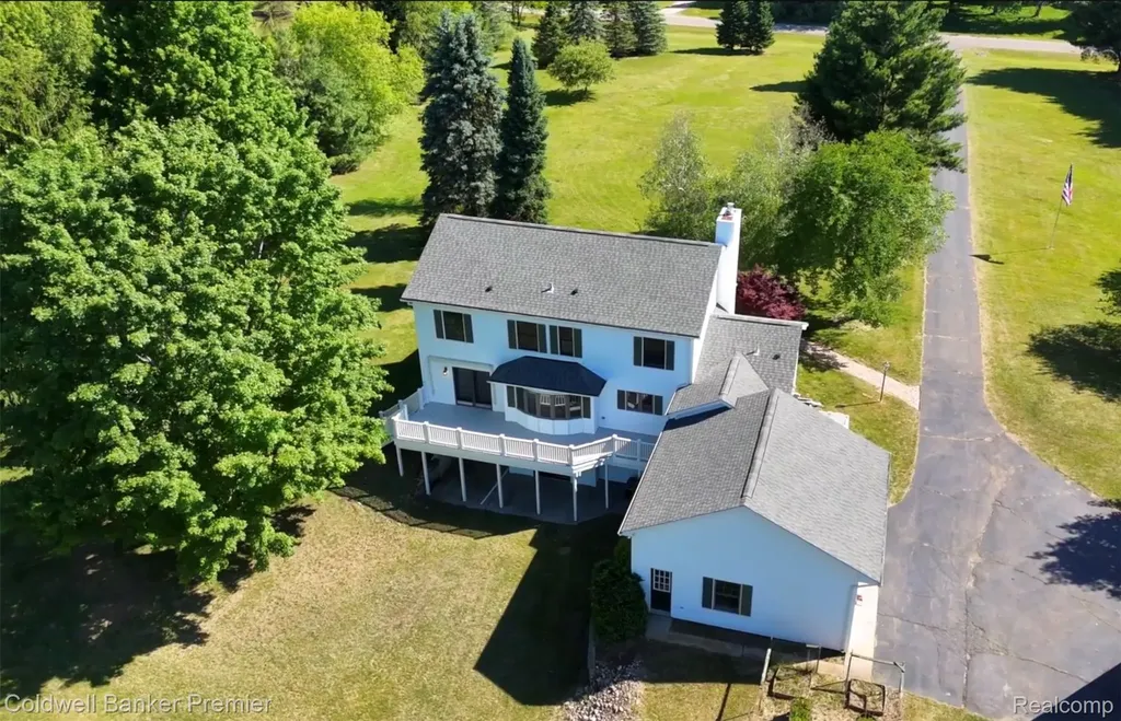 10301 Horseshoe Circle Independence Charter Township MI 48348