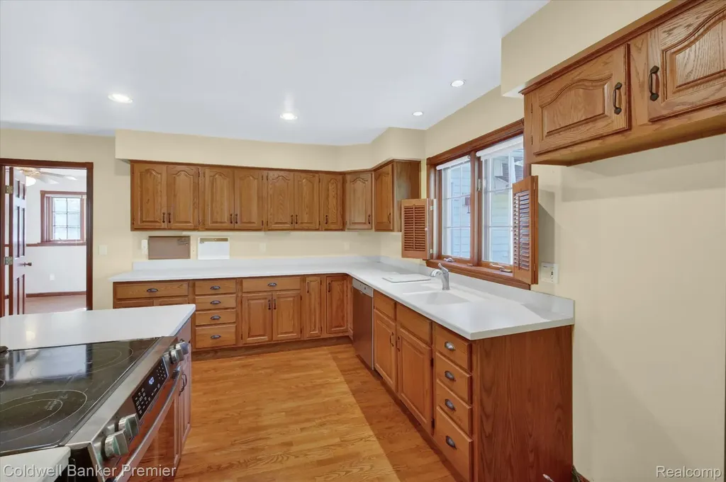 10301 Horseshoe Circle Independence Charter Township MI 48348