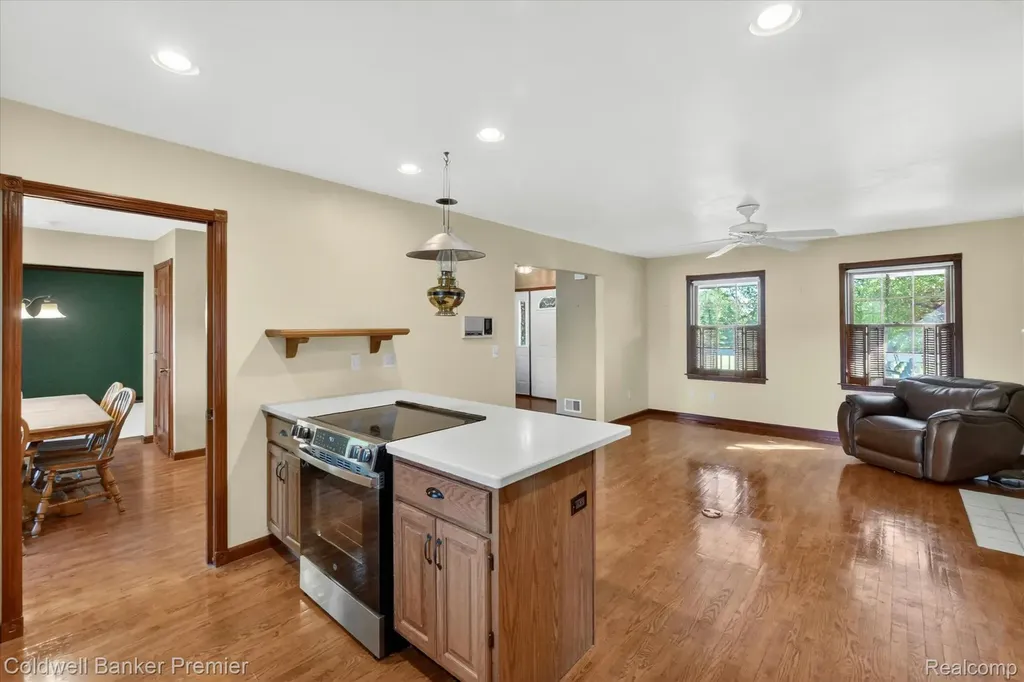 10301 Horseshoe Circle Independence Charter Township MI 48348