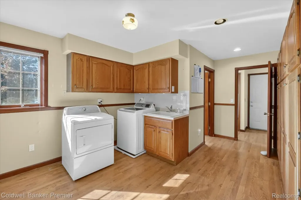 10301 Horseshoe Circle Independence Charter Township MI 48348