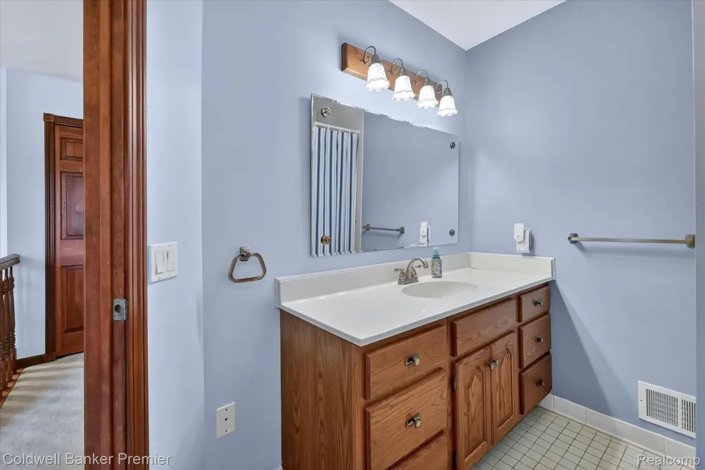 10301 Horseshoe Circle Independence Charter Township MI 48348