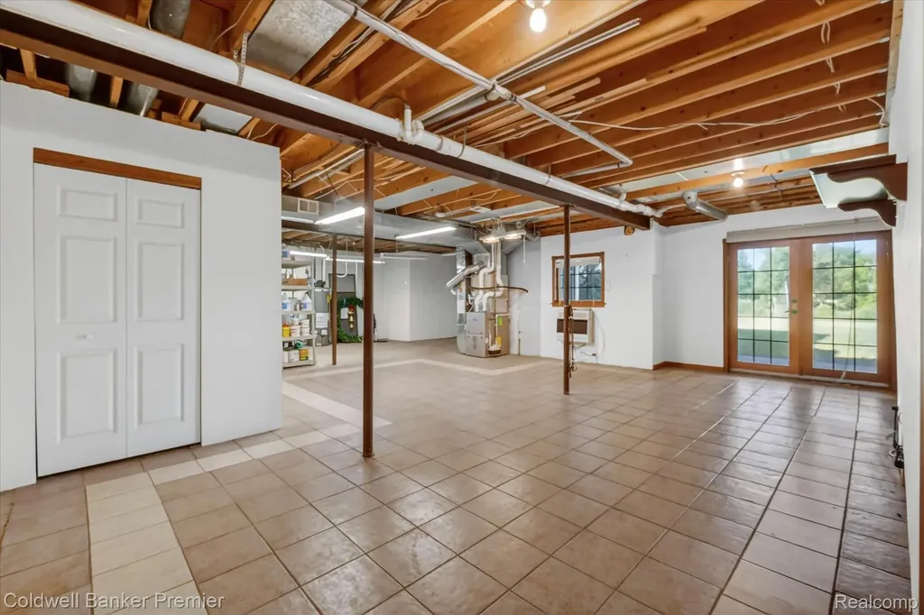 10301 Horseshoe Circle Independence Charter Township MI 48348