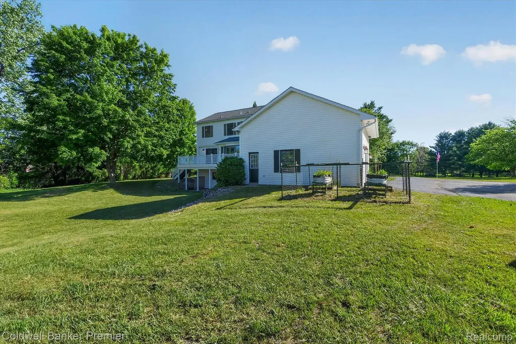 10301 Horseshoe Circle Independence Charter Township MI 48348