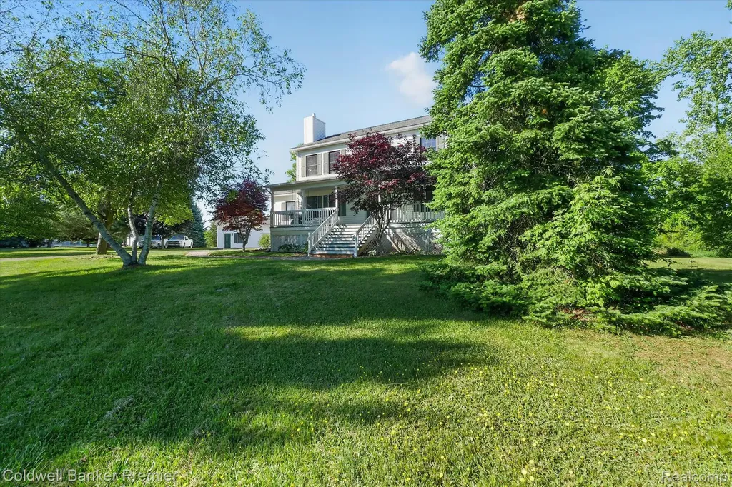 10301 Horseshoe Circle Independence Charter Township MI 48348