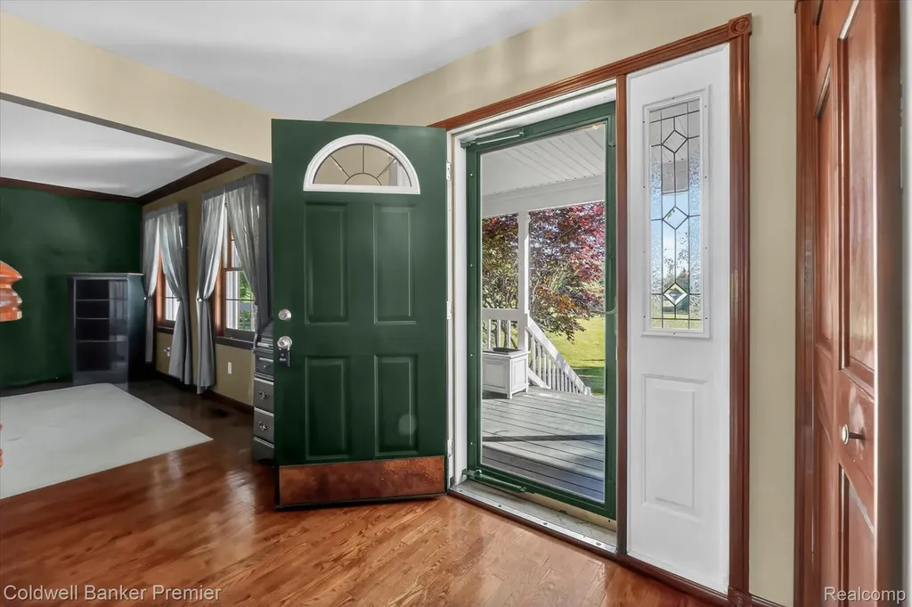 10301 Horseshoe Circle Independence Charter Township MI 48348