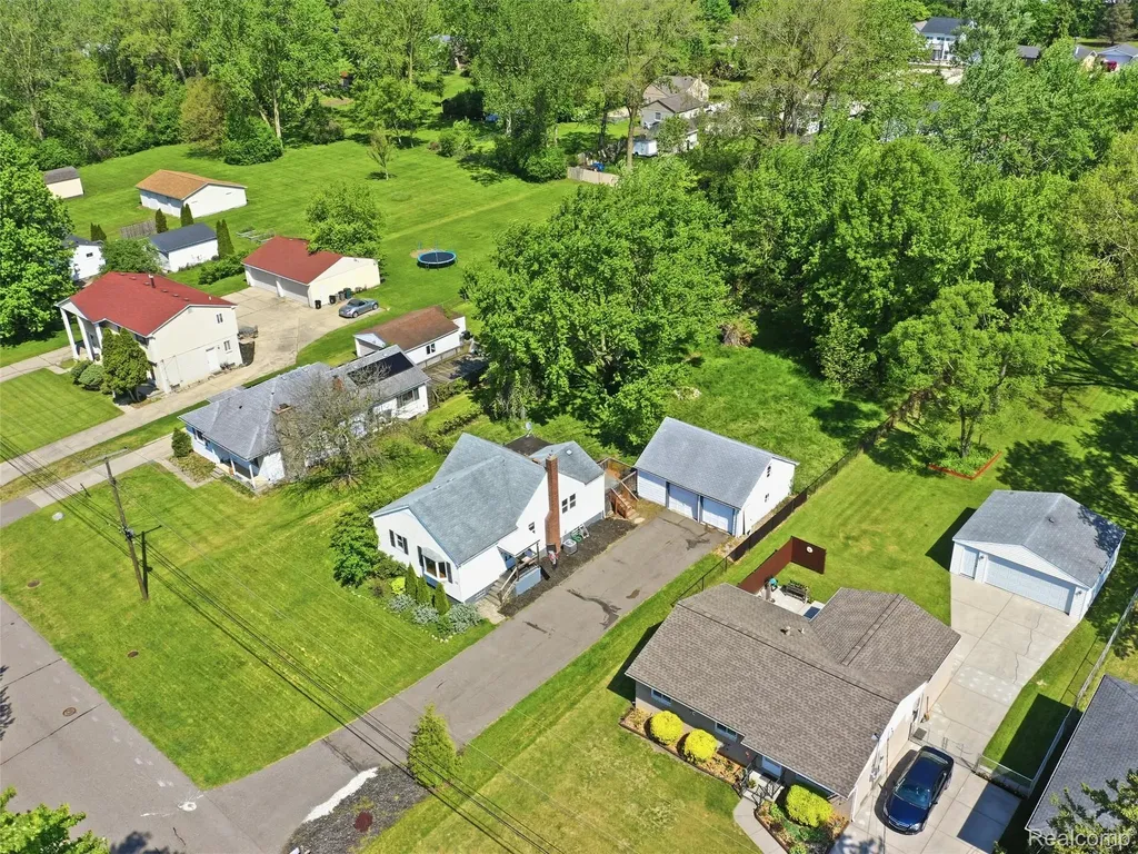 2733 Lovington Drive Troy City MI 48083