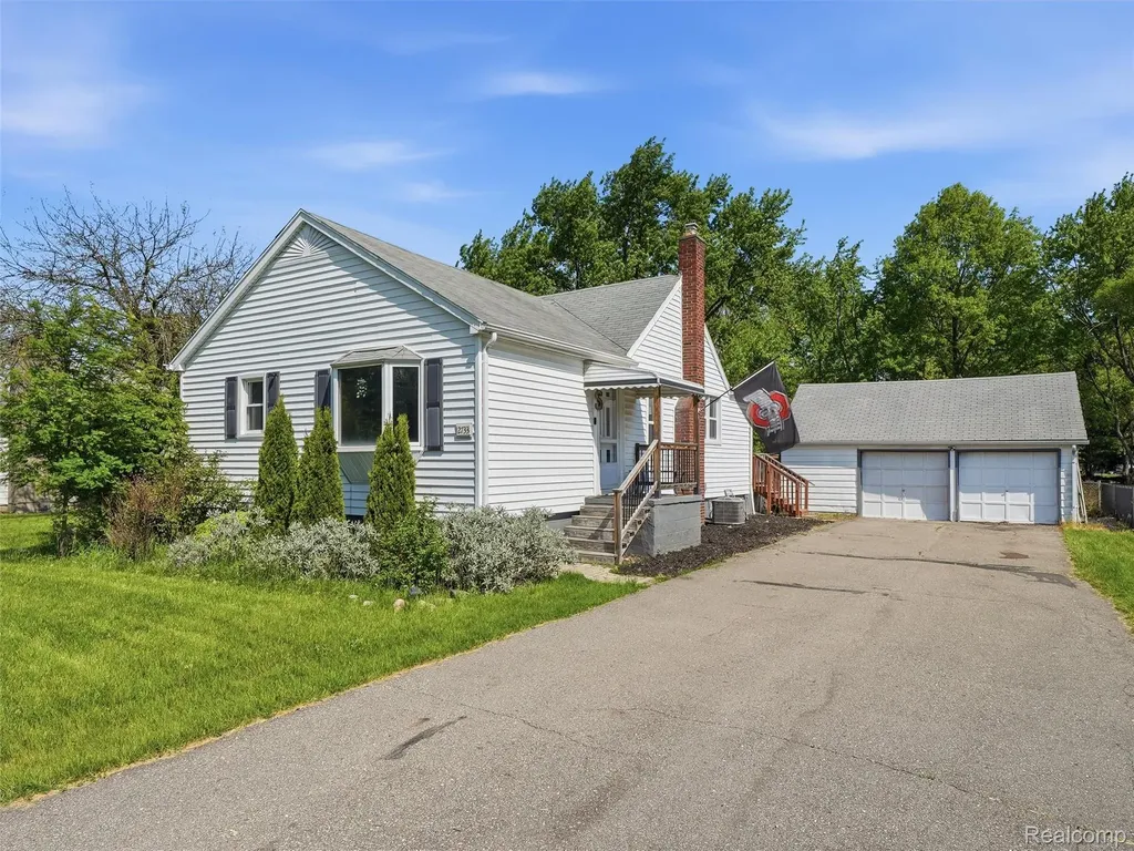 2733 Lovington Drive Troy City MI 48083