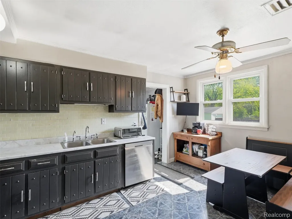 2733 Lovington Drive Troy City MI 48083