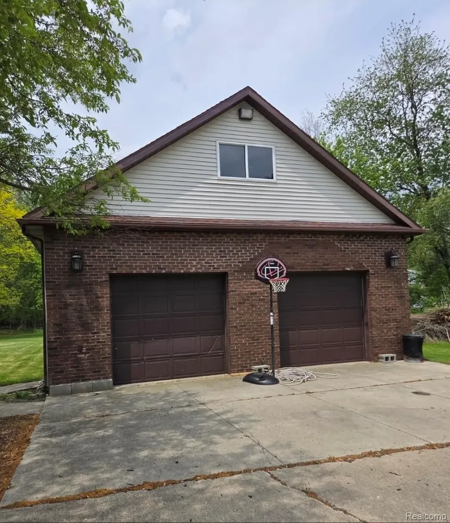 1967 Copas Road Caledonia Charter Township MI 48867