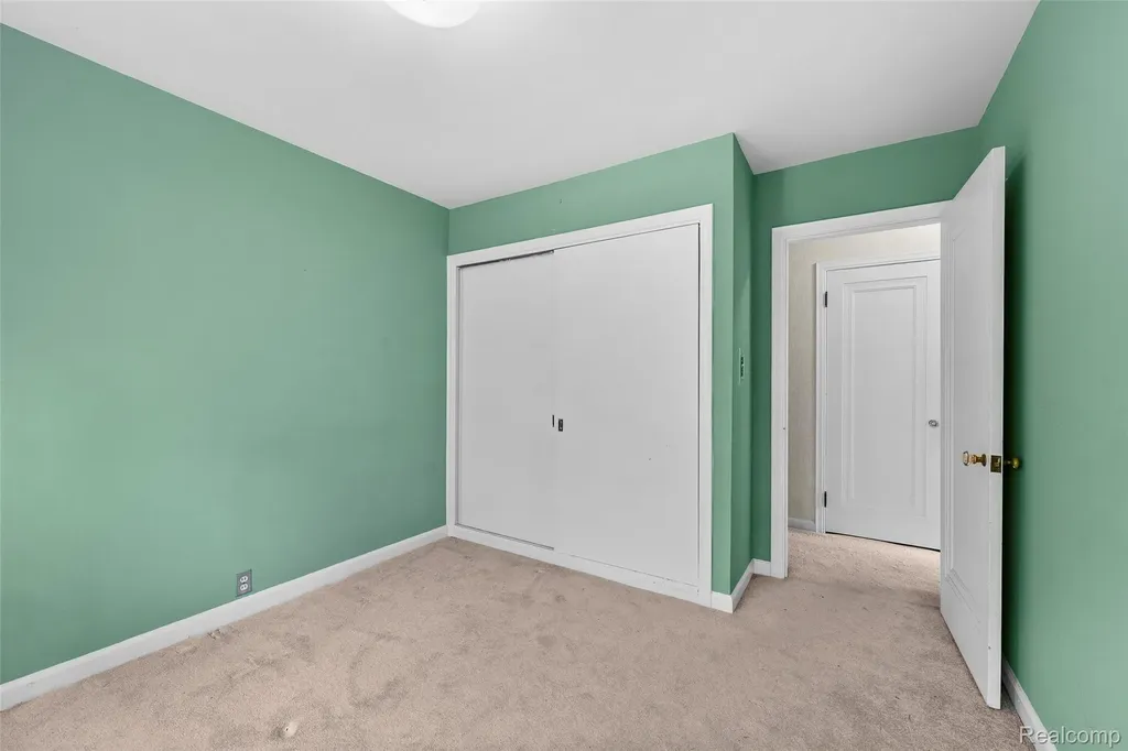 404 Lexington Boulevard Royal Oak City MI 48073