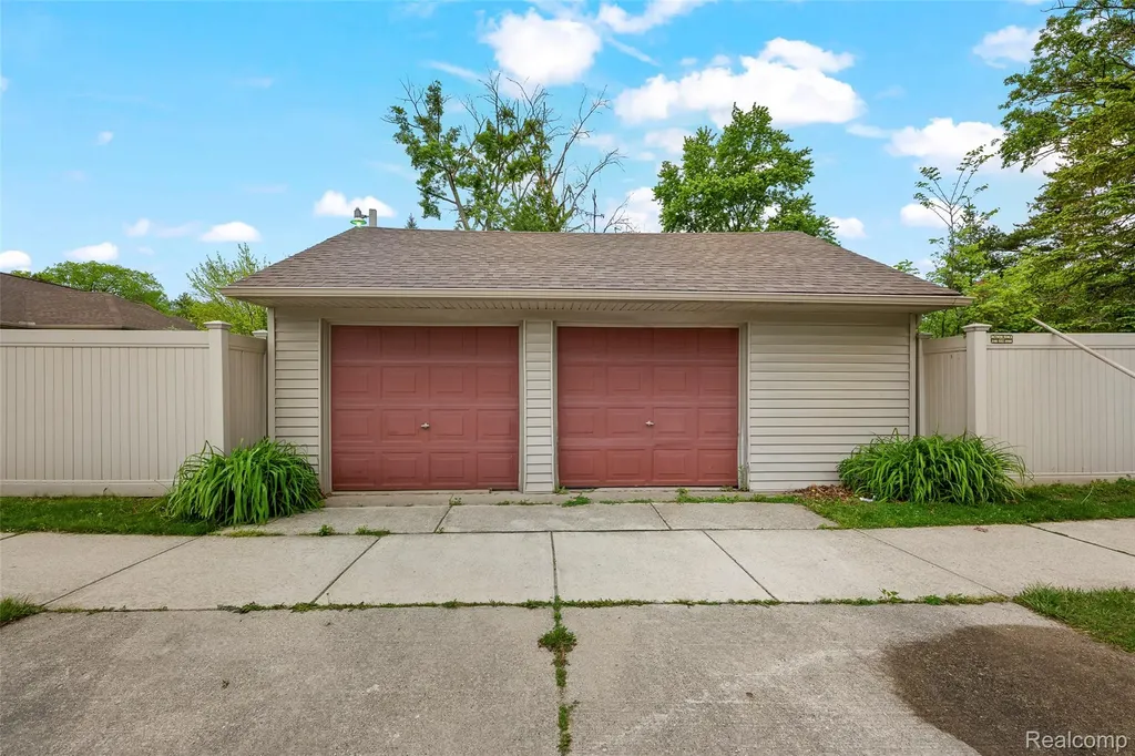404 Lexington Boulevard Royal Oak City MI 48073