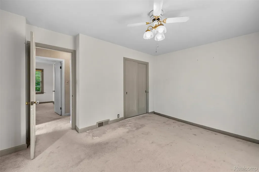 404 Lexington Boulevard Royal Oak City MI 48073