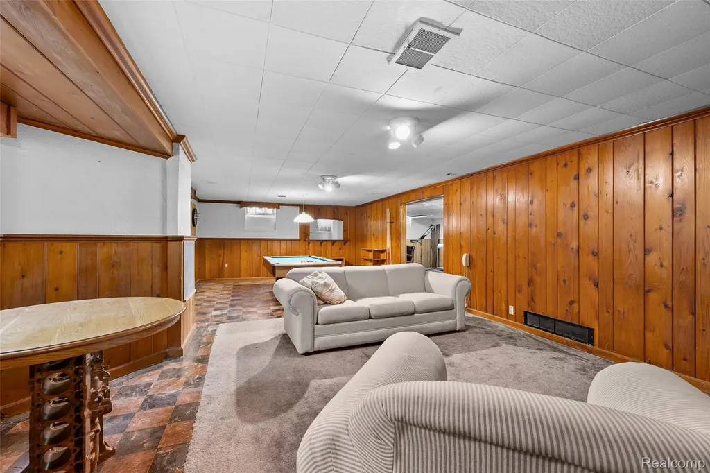 404 Lexington Boulevard Royal Oak City MI 48073