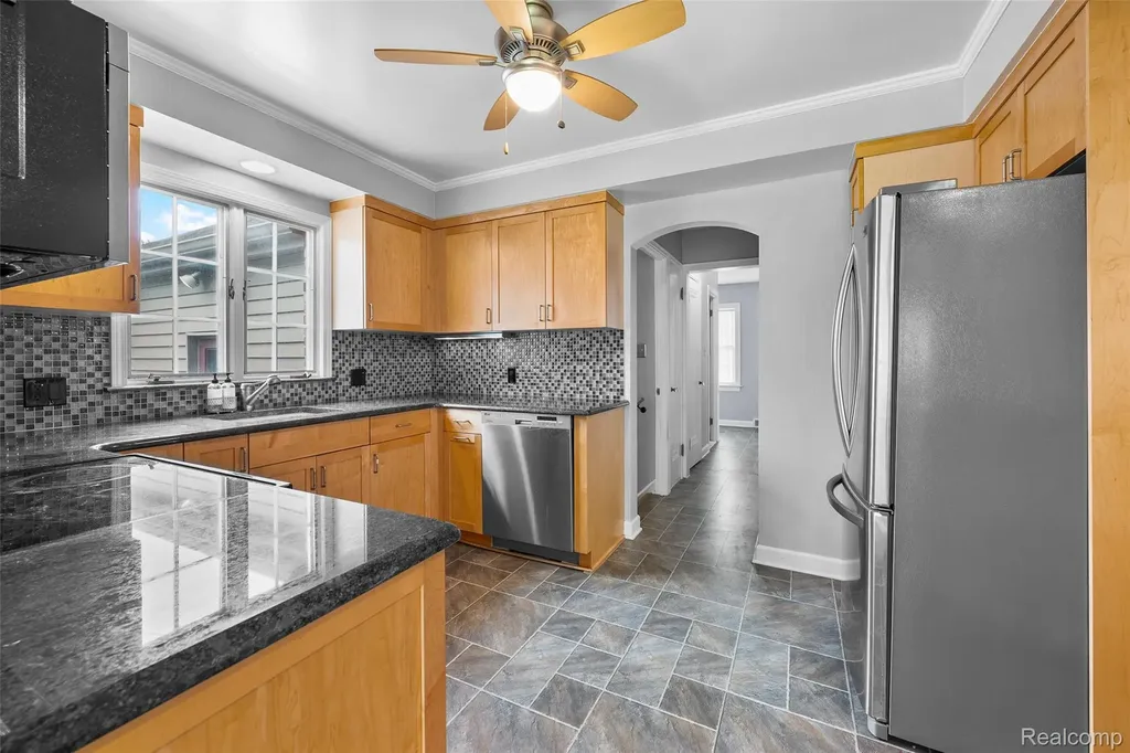 404 Lexington Boulevard Royal Oak City MI 48073