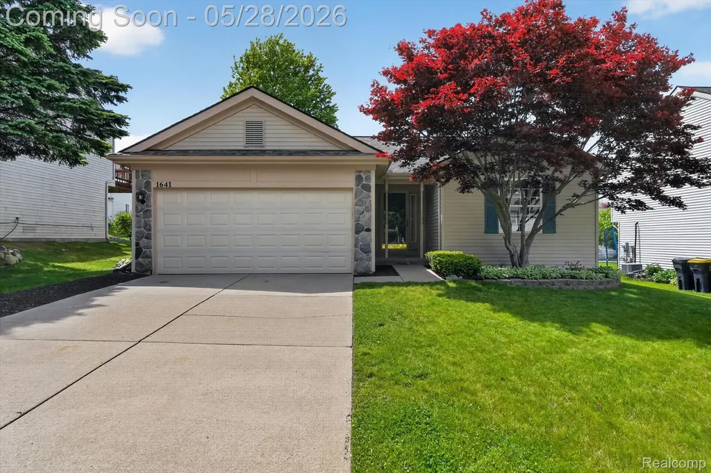 1641 Chelsea Circle Hartland Township MI 48843