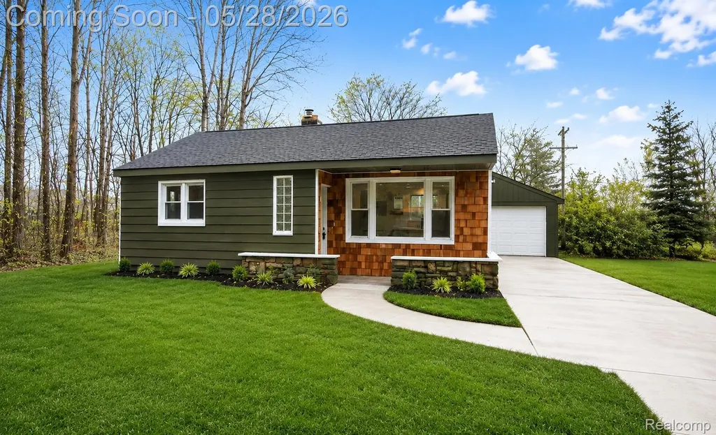 4805 Fenmore Avenue Waterford Charter Township MI 48328