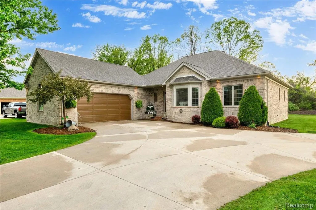 2376 Joseph Tamron Drive W St. Clair Township MI 48079