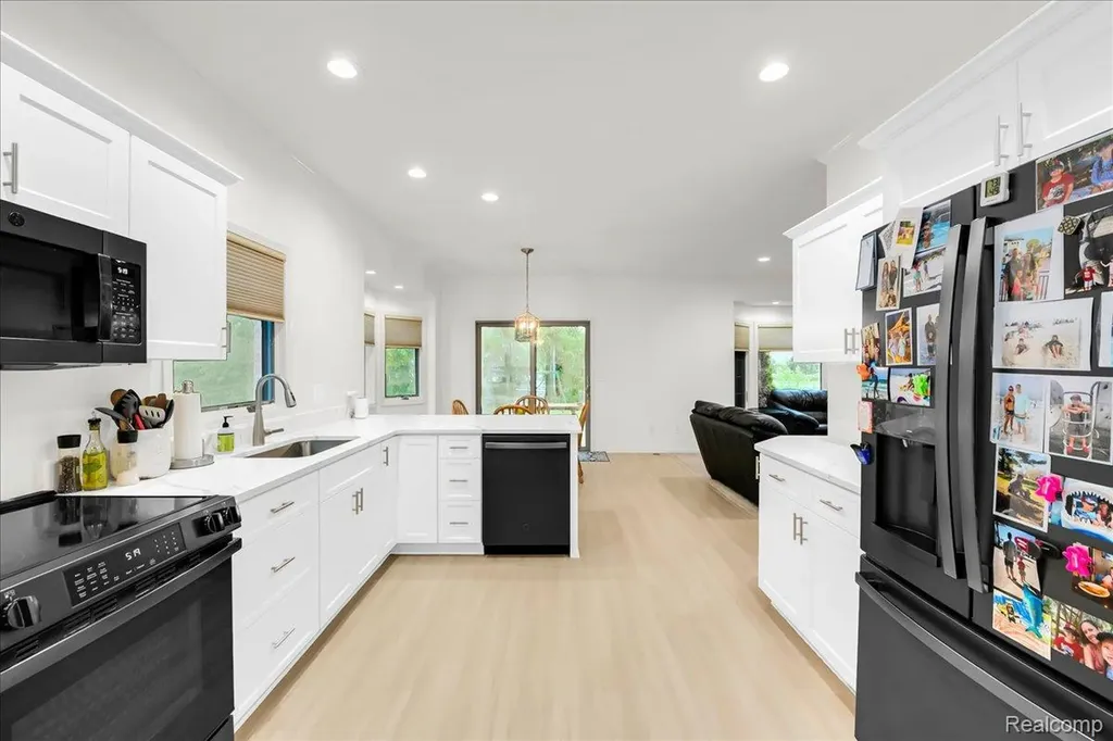 2376 Joseph Tamron Drive W St. Clair Township MI 48079