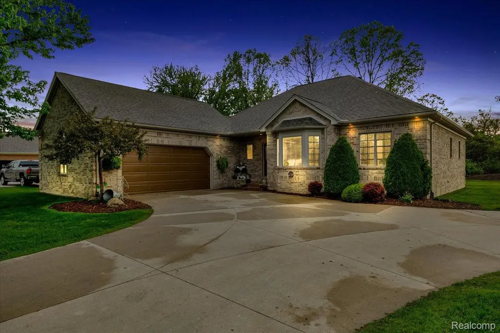 2376 Joseph Tamron Drive W St. Clair Township MI 48079