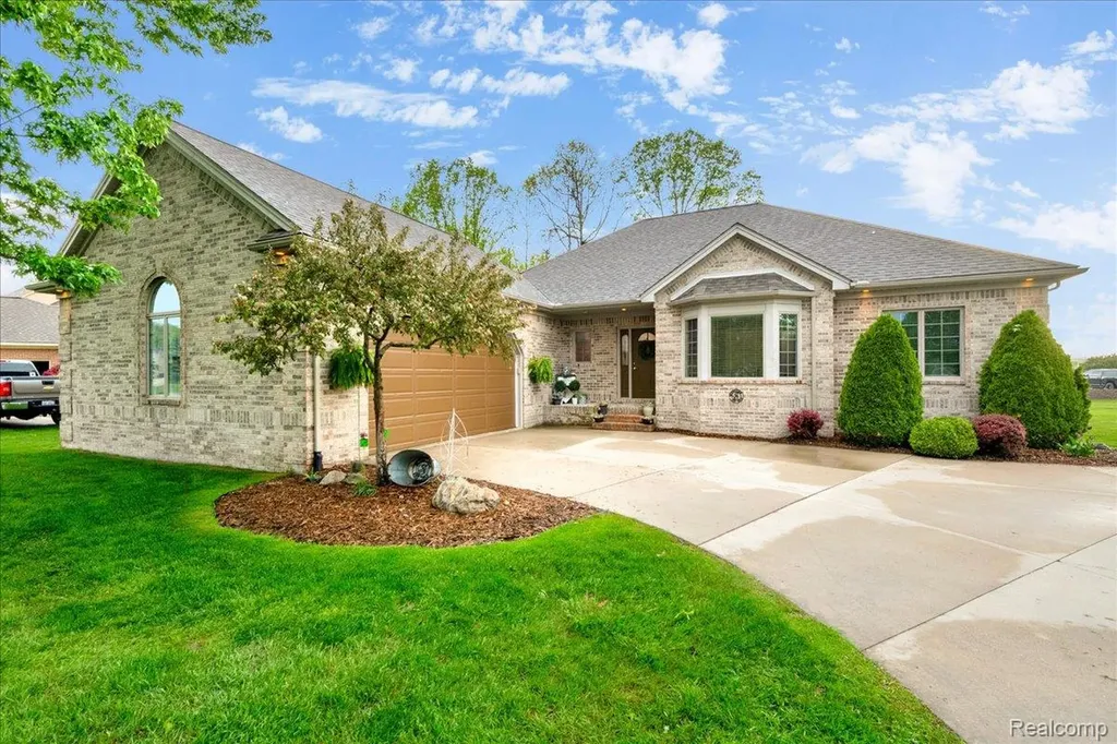 2376 Joseph Tamron Drive W St. Clair Township MI 48079