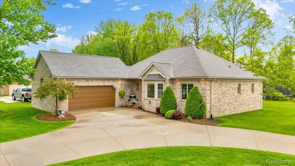 2376 Joseph Tamron Drive W St. Clair Township MI 48079