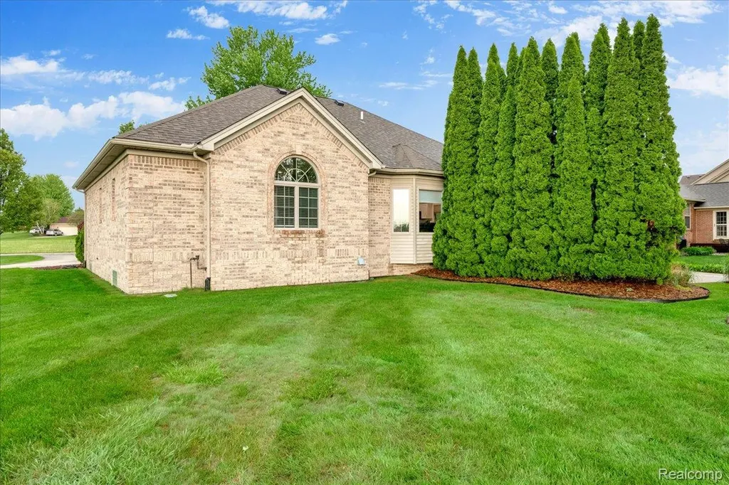 2376 Joseph Tamron Drive W St. Clair Township MI 48079