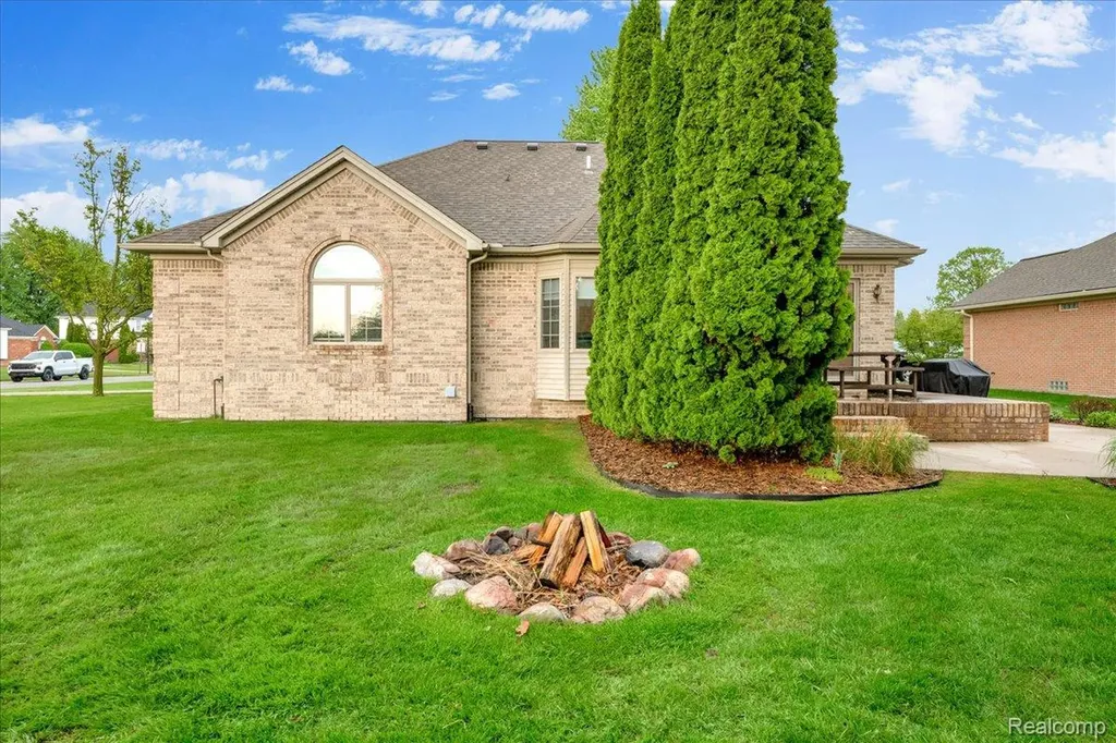 2376 Joseph Tamron Drive W St. Clair Township MI 48079