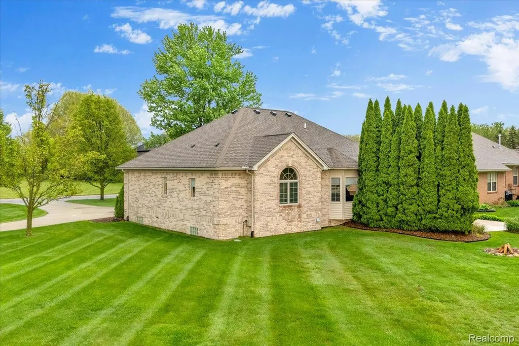 2376 Joseph Tamron Drive W St. Clair Township MI 48079