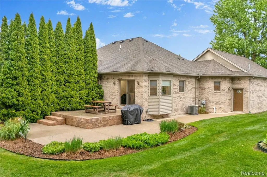 2376 Joseph Tamron Drive W St. Clair Township MI 48079