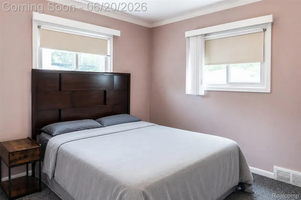31539 Glen Street Westland City MI 48186