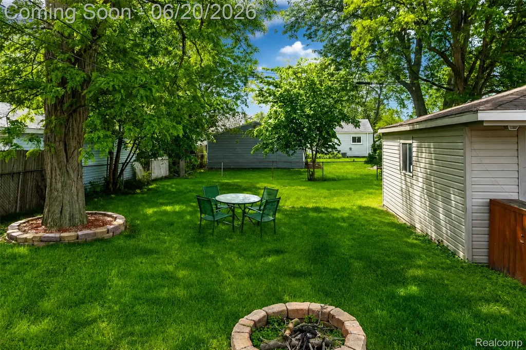 31539 Glen Street Westland City MI 48186