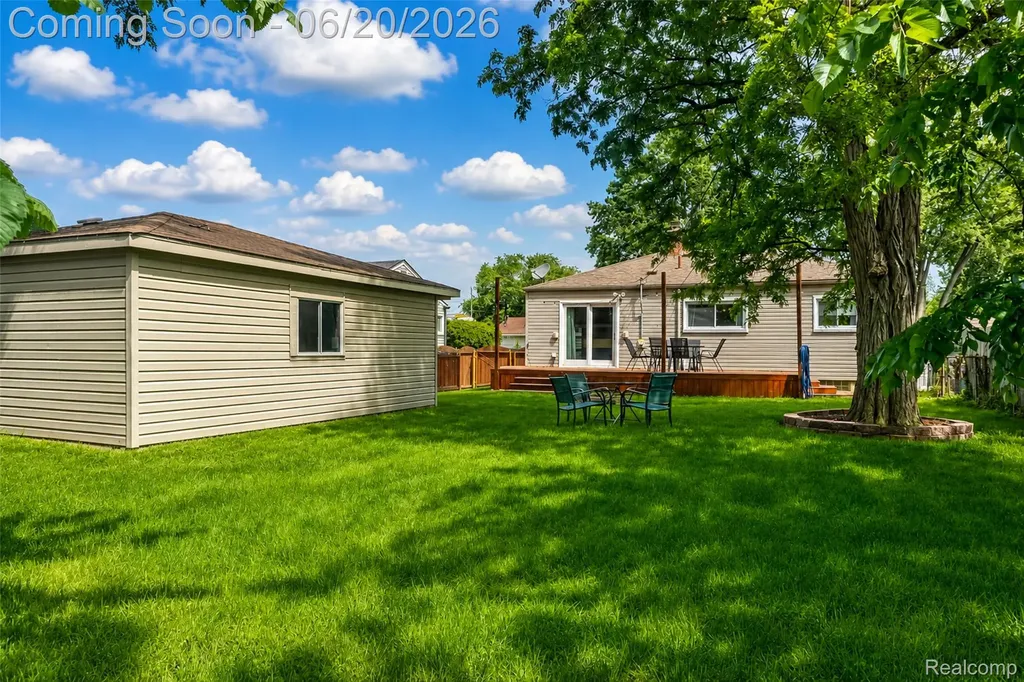 31539 Glen Street Westland City MI 48186