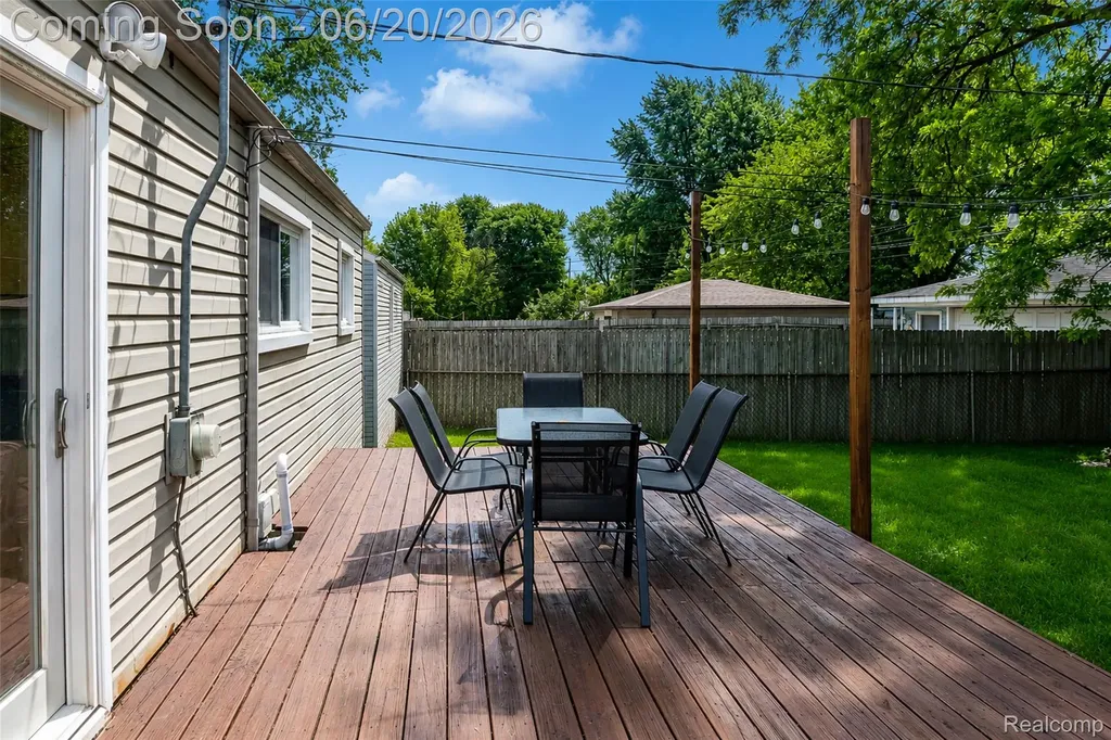 31539 Glen Street Westland City MI 48186