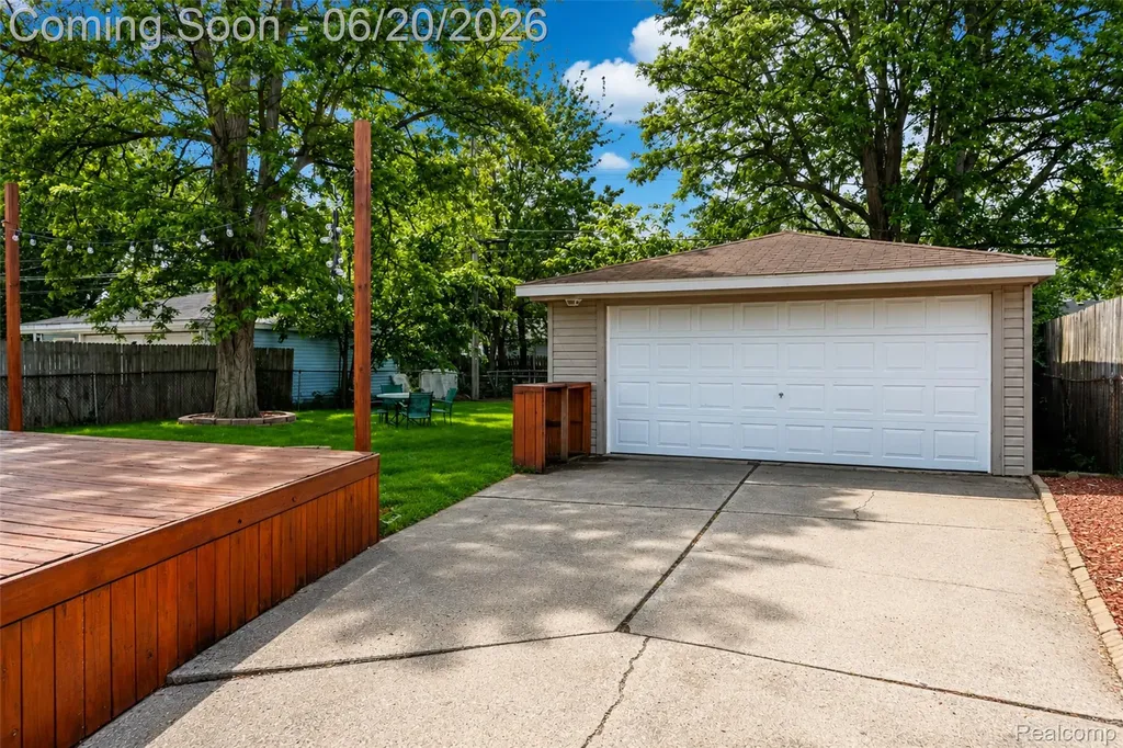 31539 Glen Street Westland City MI 48186