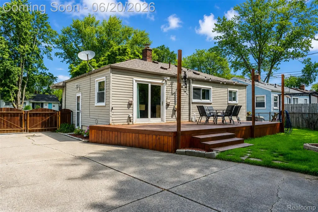 31539 Glen Street Westland City MI 48186