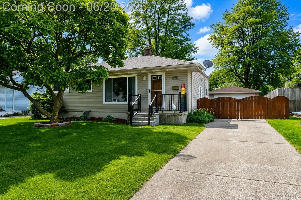 31539 Glen Street Westland City MI 48186